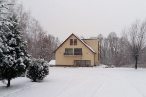 Beskidy  są piękne i majestatyczne w zimie, a w schronisku świąteczna atmosfera. - zdjęcie5